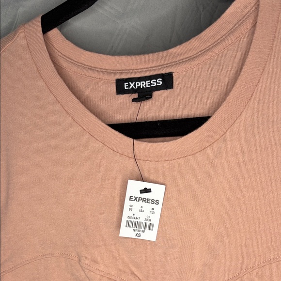 Express Women's Blush Short Sleeve Top - Picture 3 of 4